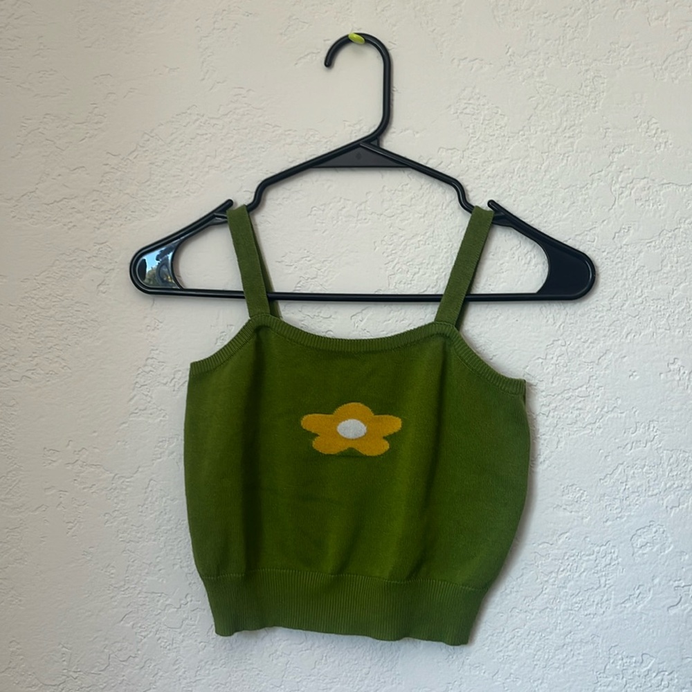 Cute cropped flower tank